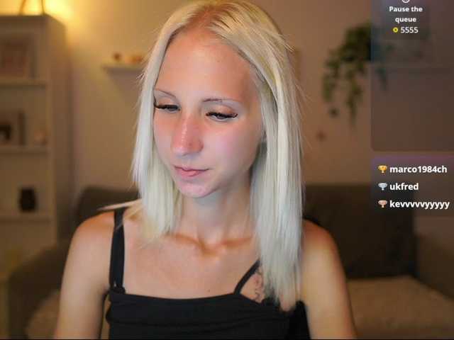 piperperri18 live cam on BongaCams