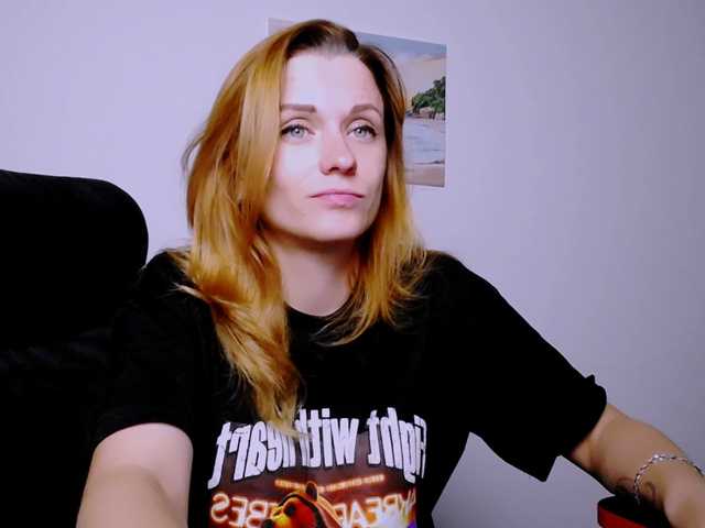 PeppyMiaa live cam preview