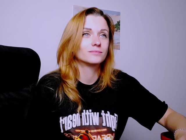 PeppyMiaa live cam preview