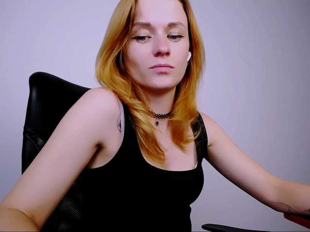 PeppyMiaa — live female cam