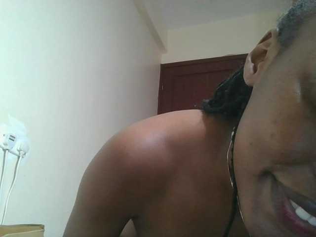 Scarleta live cam on BongaCams