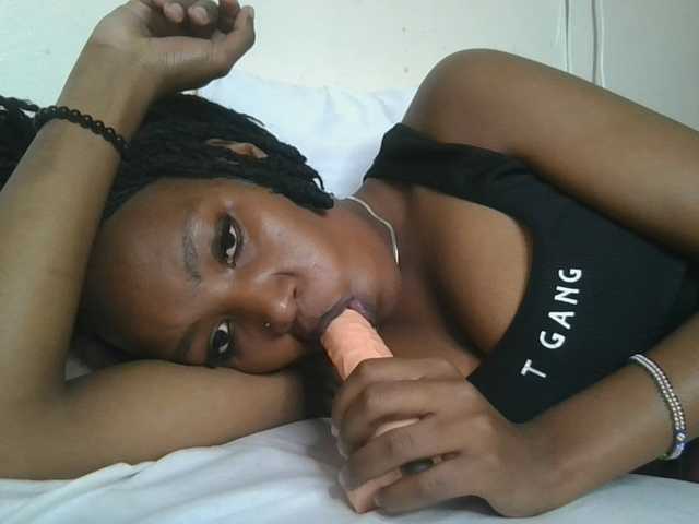 Scarleta live cam on BongaCams