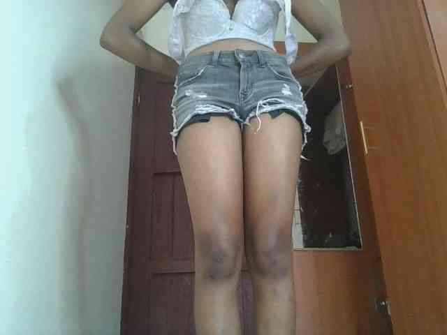 Model: Scarleta