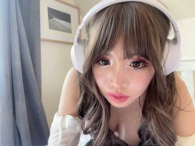 wokiki live cam on BongaCams