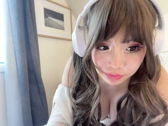 wokiki live cam on BongaCams