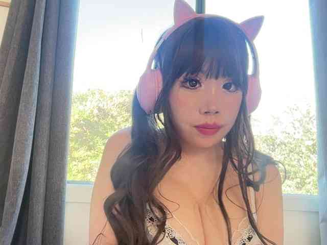 wokiki Live Webcam on BongaCams