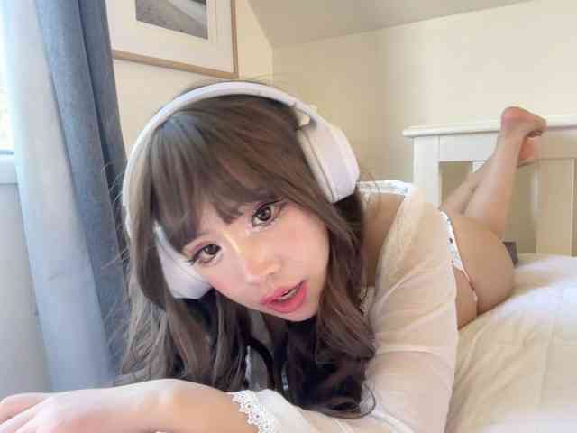 wokiki Sex Cam Show