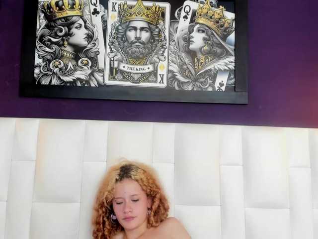 Erika-Thompson live cam on BongaCams