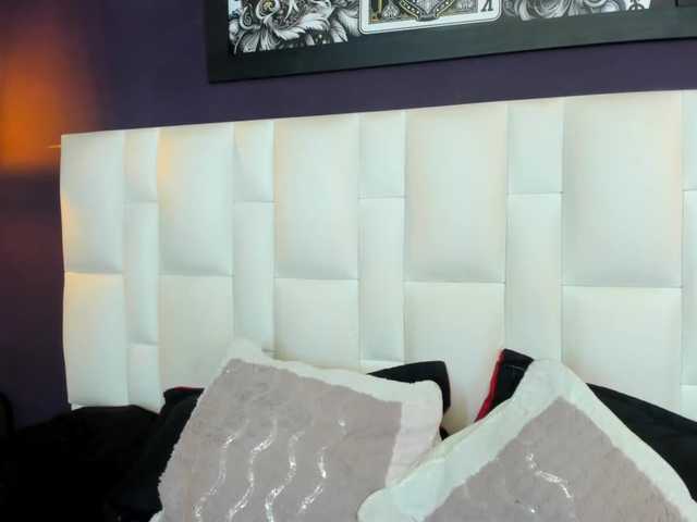 Erika-Thompson live cam on BongaCams