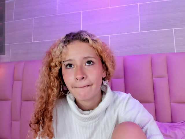 Erika-Thompson live cam on BongaCams