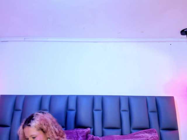Erika-Thompson live cam on BongaCams