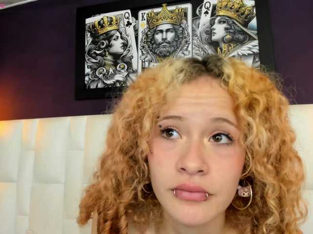 Erika-Thompson live cam on BongaCams
