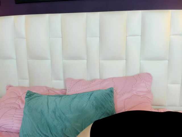 Erika-Thompson live cam on BongaCams
