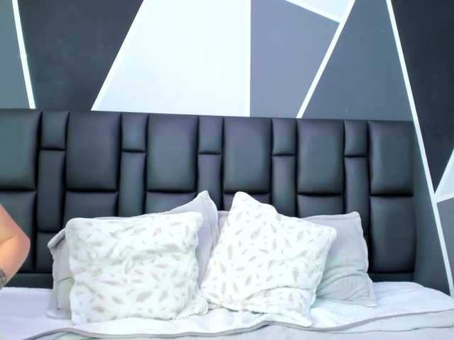 Erika-Thompson live webcam show