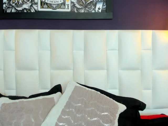 Erika-Thompson live cam on BongaCams