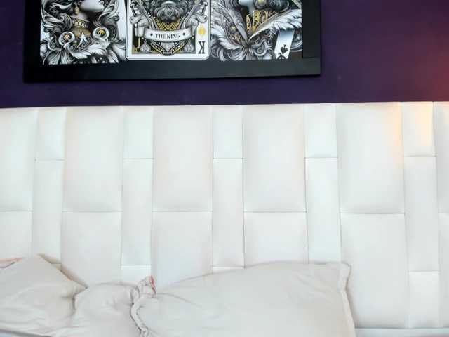 Erika-Thompson live cam on BongaCams