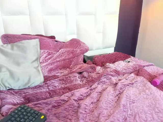 Erika-Thompson live cam on BongaCams