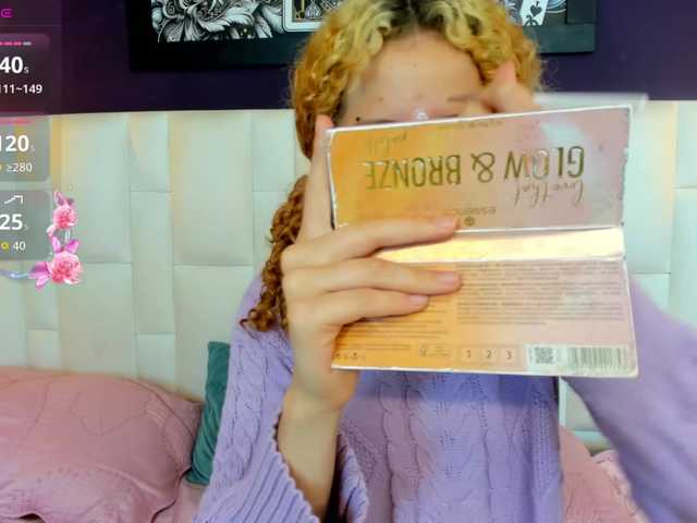 Erika-Thompson live cam on BongaCams