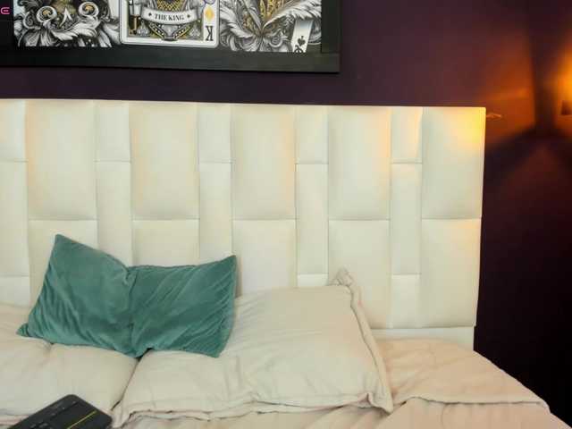 Erika-Thompson live cam on BongaCams
