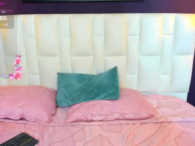 Erika-Thompson live cam on BongaCams