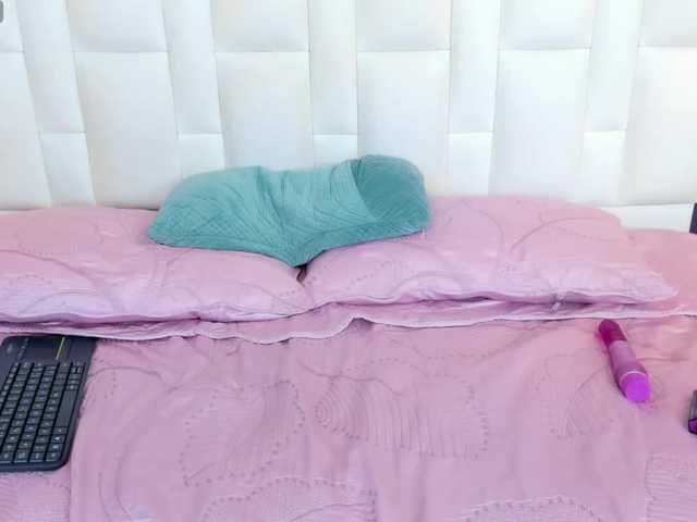 Erika-Thompson live cam on BongaCams
