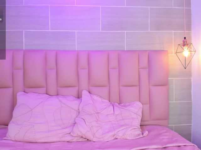 Erika-Thompson live cam on BongaCams