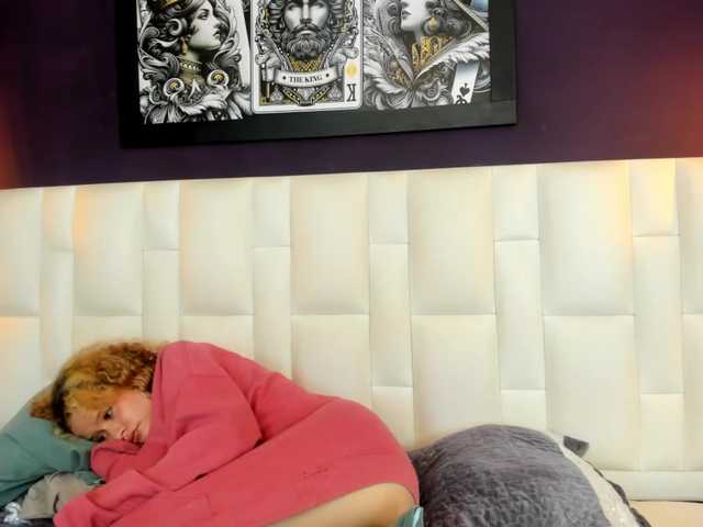 Erika-Thompson live cam on BongaCams