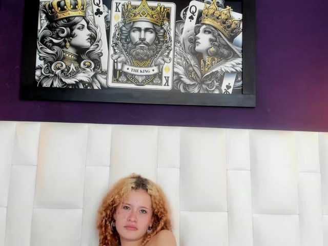 Erika-Thompson live cam on BongaCams