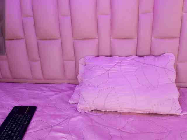 Erika-Thompson webcam