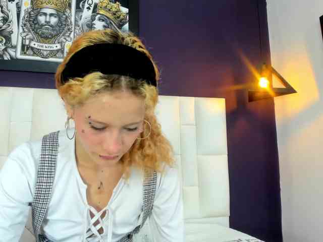 Erika-Thompson webcam