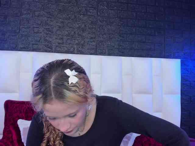 Erika-Thompson webcam