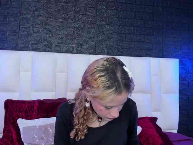 Erika-Thompson webcam