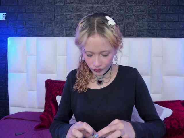 Erika-Thompson webcam