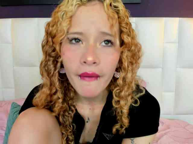 Erika-Thompson webcam