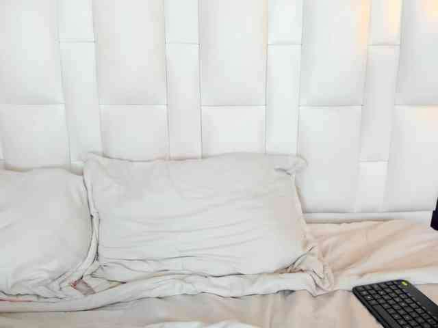Erika-Thompson webcam