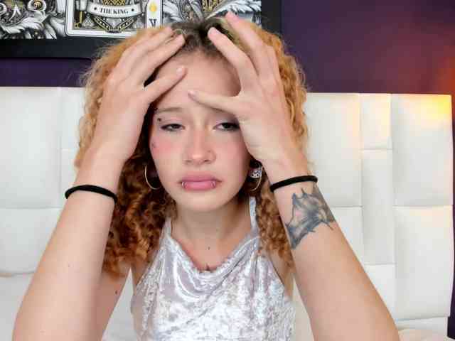 Erika-Thompson webcam