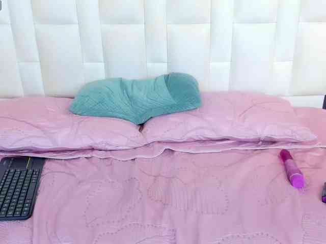 Erika-Thompson webcam
