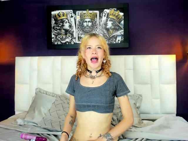 Erika-Thompson webcam