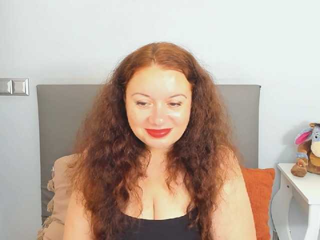 ElisabethAmore live cam on BongaCams