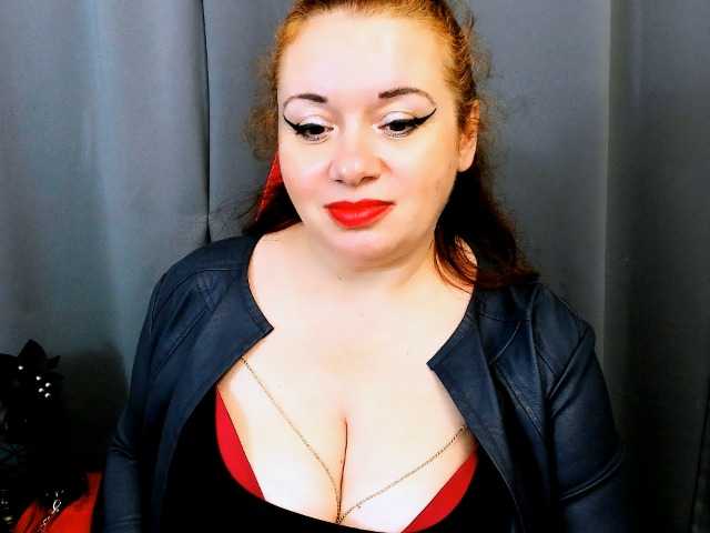 ElisabethAmore live cam on BongaCams