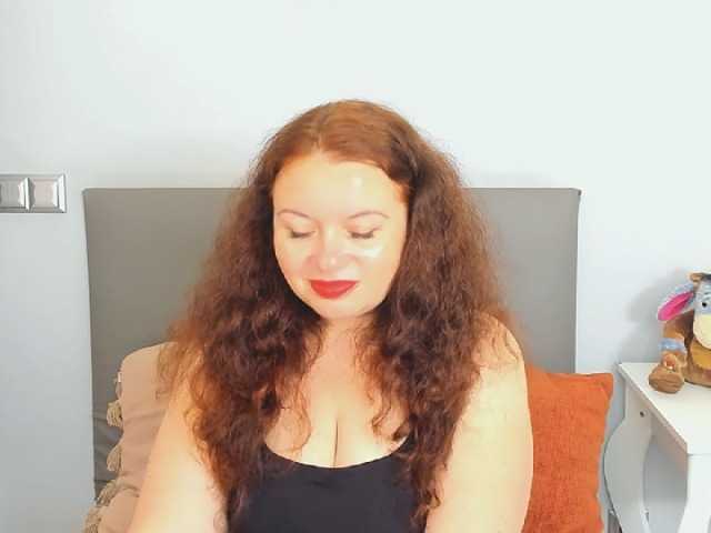 ElisabethAmore live cam on BongaCams