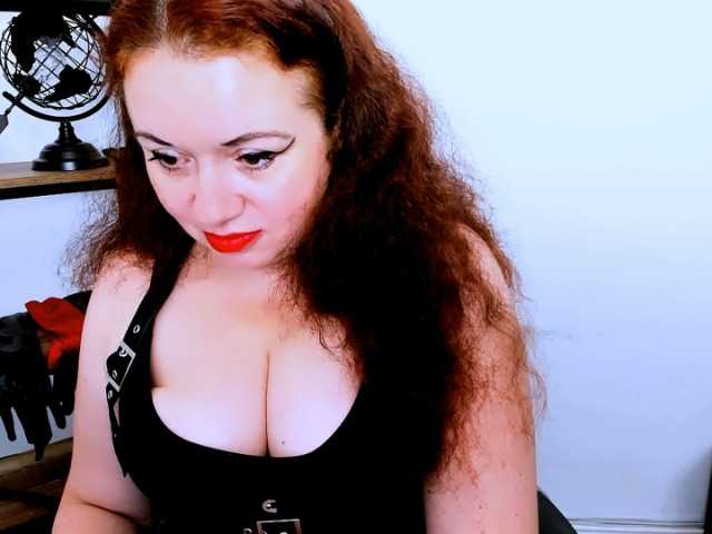 ElisabethAmore live cam on BongaCams