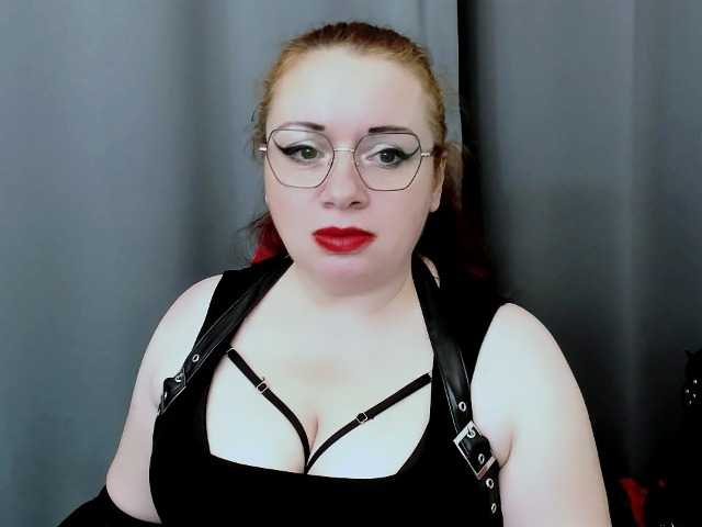ElisabethAmore live cam on BongaCams