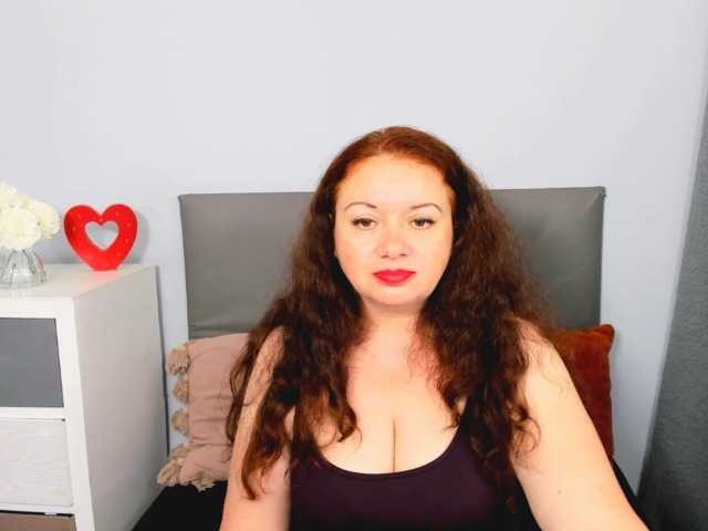 ElisabethAmore live cam on BongaCams