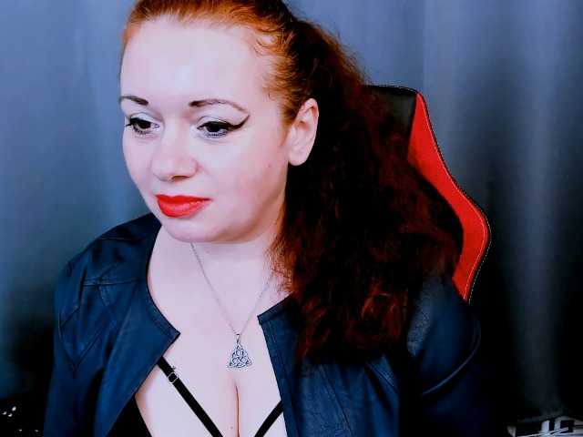 ElisabethAmore live cam on BongaCams
