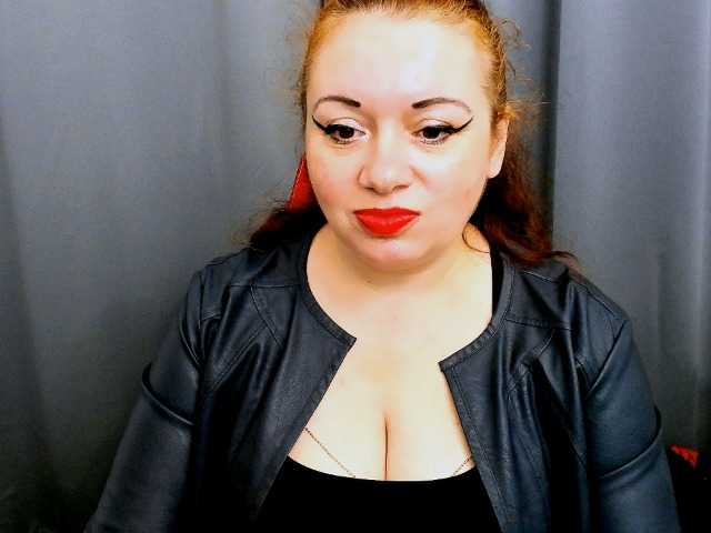ElisabethAmore live cam on BongaCams
