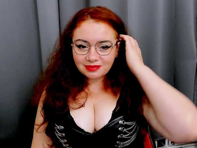 ElisabethAmore live cam on BongaCams