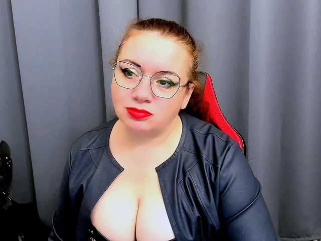 ElisabethAmore live cam on BongaCams