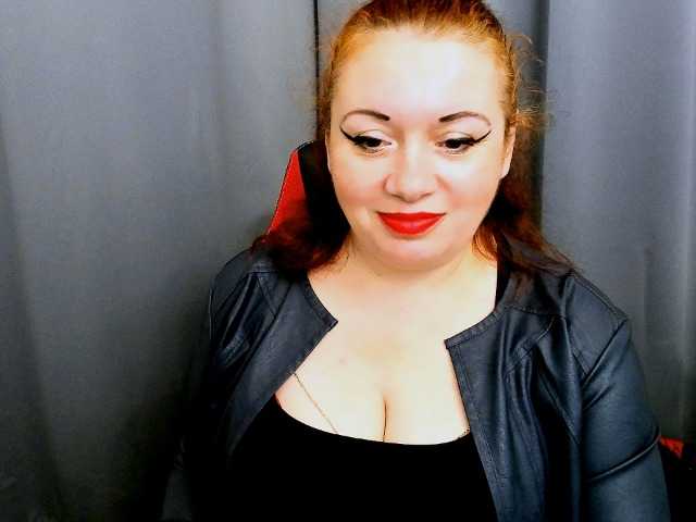 ElisabethAmore live cam on BongaCams