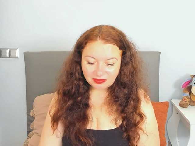 ElisabethAmore live cam on BongaCams